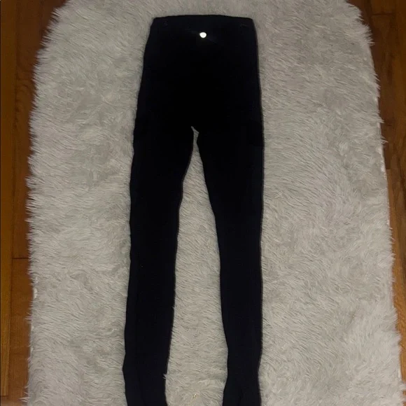 lululemon athletica Black Leggings High-Waisted Full-Length Stretchy Fabric - Picture 2 of 3